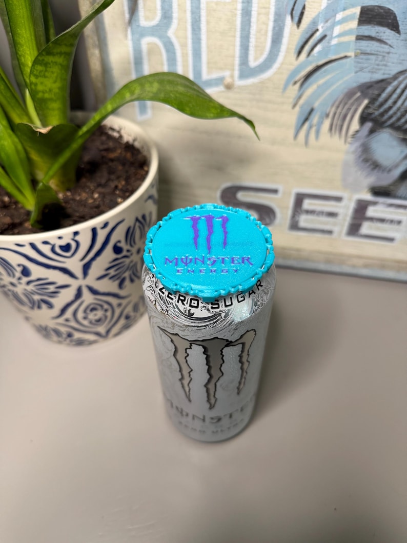 Tapa para lata de bebida energética / Tapa reutilizable para lata de refresco / Tapa para bebidas impresa en 3D / Tapa antiinsectos para latas / Tapa antiderrame / Regalo divertido y práctico imagen 4