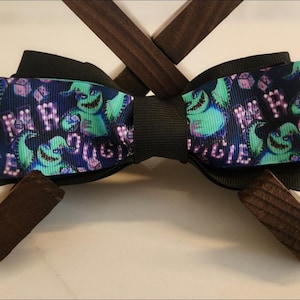 Green Guy Black Dog Bow Tie – Adjustable Halloween Pet Accessory