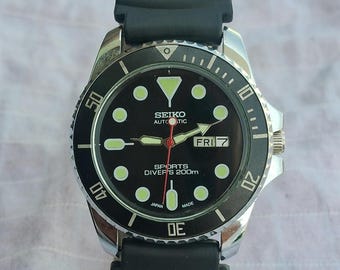 Vintage Seiko Automatic Diver Watch | Black Dial, Day-Date | Japan Made Rubber Strap
