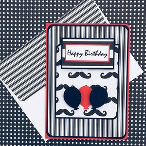 Cartão de aniversário formal de bigode com envelope embelezado correspondente [SIDE FOLD]
