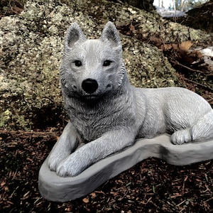 Husky Dog Statue, Concrete Husky Statues, Garden Statues, Pet Memorials, Concrete Cement Dogs, Husky's, Pet Dog Grave Markers. Husky Breed