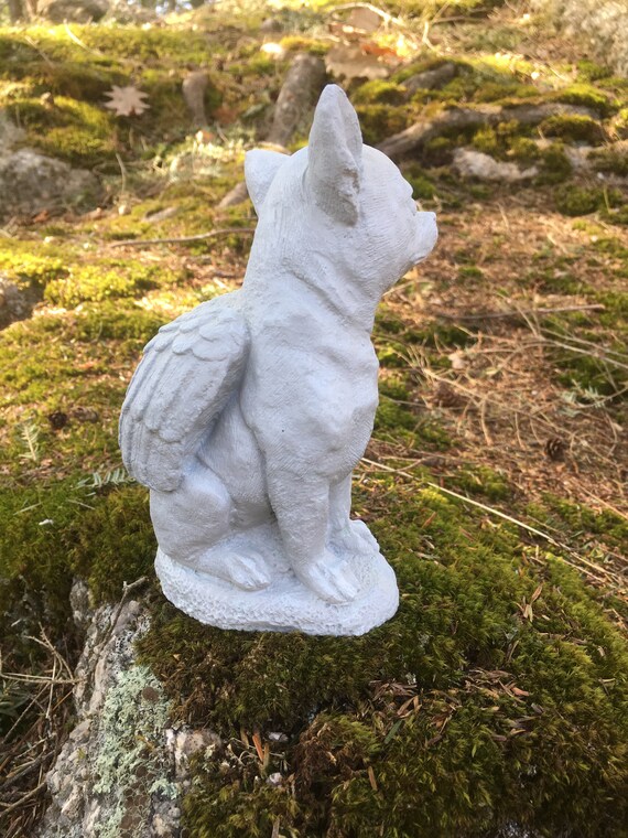 Garden Memorial Rock Pet Dog Chihuahua In Angel Wing Stone Cemetery Grave Statue Garden Memorial Rock Pet Dog Chihuahua In Angel Wing Stone Cemetery Grave Statue