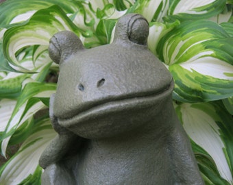 Frog Garden Statue, Relaxing Concrete Frog, Cement Garden Art Decor, Green Frogs, Concrete Yard Art Statues, Garden Statue, Concrete Statue