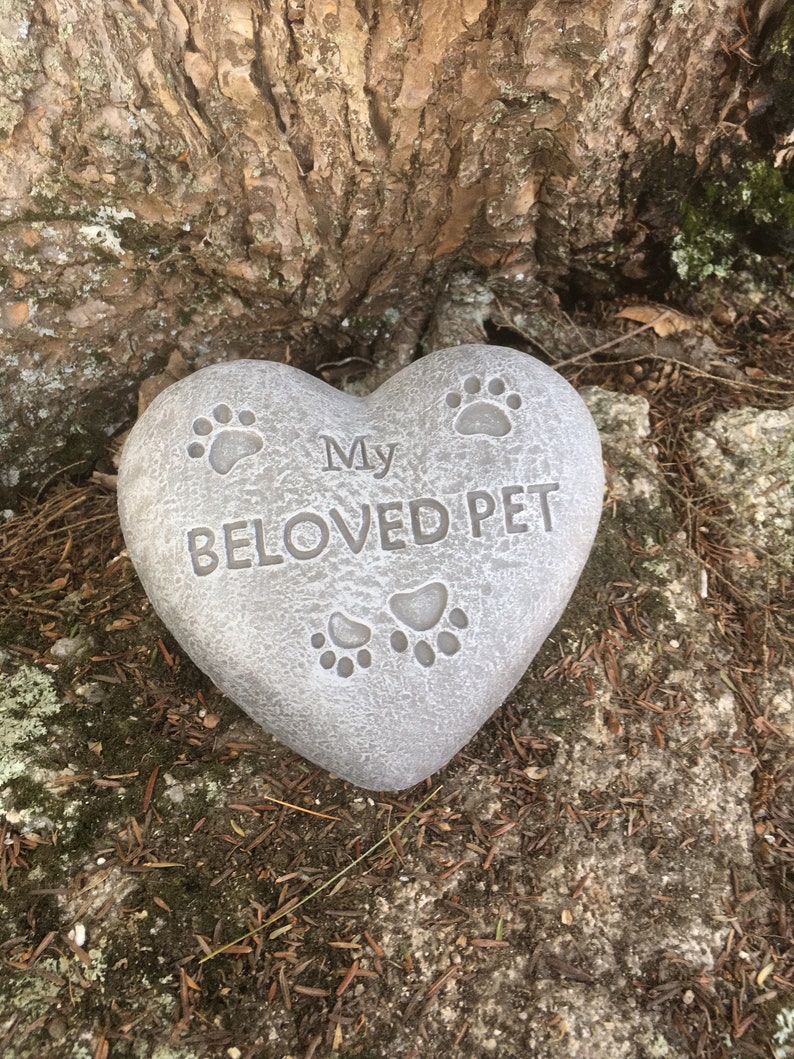 Pet Memorial Heart Stone Concrete Pet Headstone Garden Etsy