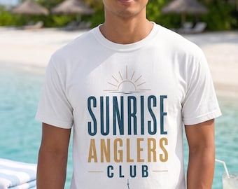 Diseño del Sunrise Anglers Club, gráfico "Cast at First Light" para aficionados a la pesca costera.