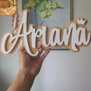 Personalized wooden door sign with first name and crown. Decorative wooden sign for baby&#39;s room. Personalized wooden sign for children&#39;s decoration.