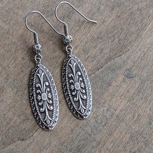 Simple earrings lightweight antiqued silver oval drop earrings