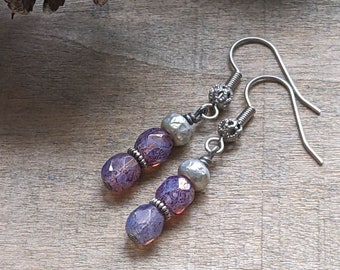 Pendientes de cuentas delicadas de color púrpura lila, joyería delicada, joyería de cuentas púrpura, joyería de boda, pendientes de dama de honor, regalo para ella