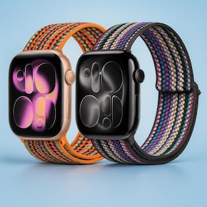 Könnte beinhalten: Zwei Smartwatches mit farbenfrohen Armbändern. Eine Uhr hat ein goldfarbenes Gehäuse und ein orangefarbenes und mehrfarbiges Armband. Die andere Uhr hat ein schwarzes Gehäuse und ein mehrfarbiges Armband mit lila, blauen und grünen Farbtönen. Die Zifferblätter zeigen eine digitale Oberfläche.