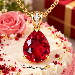 Anhänger aus 925er Sterlingsilber mit über 70 Karat natürlichem burmesischen Rubin im Birnenschliff, ein großer, auffälliger roter Edelstein-Schmuck