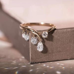 Anillo de compromiso de banda abierta con corte de pera y redondo, joyería apilable Cascade, regalo de aniversario para ella.