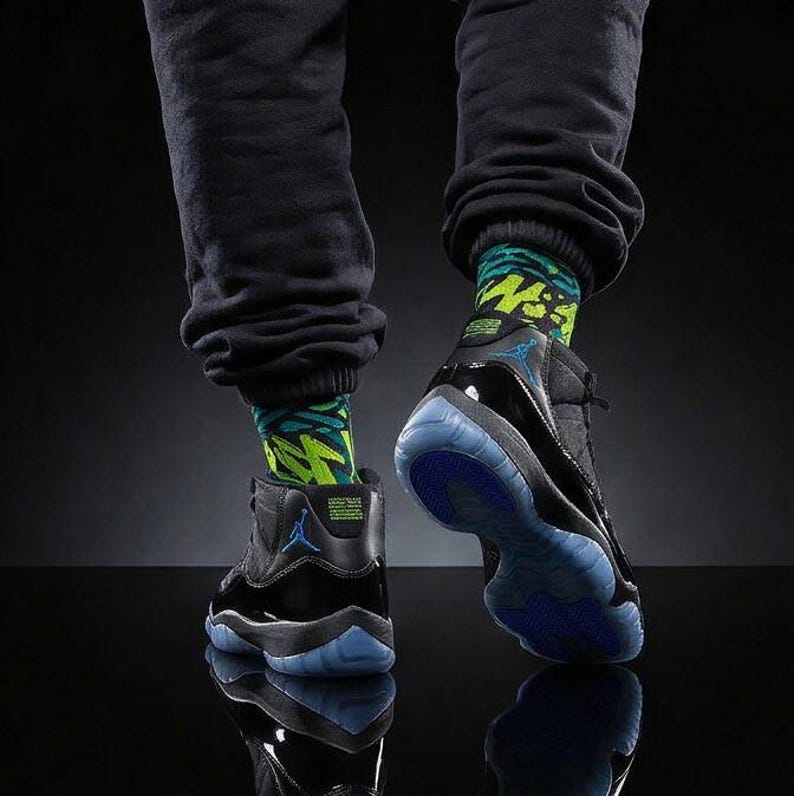 Nike Air Jordan 11 Quantum passende Crew Socken | Elektrik Blau Streetwear Basketball Sammler Geschenk Bild 4