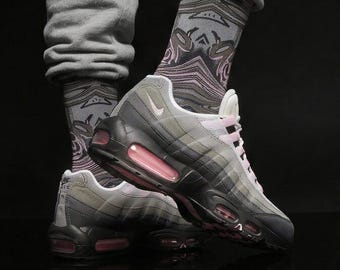 Calcetines a juego con espuma rosa Air Max 95 / Ropa urbana con estampado anatómico Wave