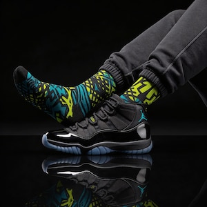 Nike Air Jordan 11 Quantum passende Crew Socken | Elektrik Blau Streetwear Basketball Sammler Geschenk Bild 1