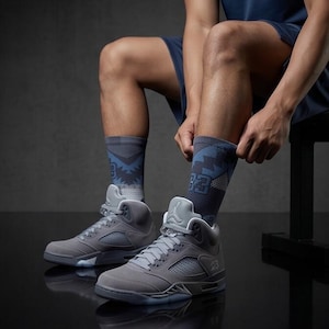 Calcetines a juego Jordan 5 Retro Wolf Grey 2026 / Baloncesto con estampado de dientes de tiburón