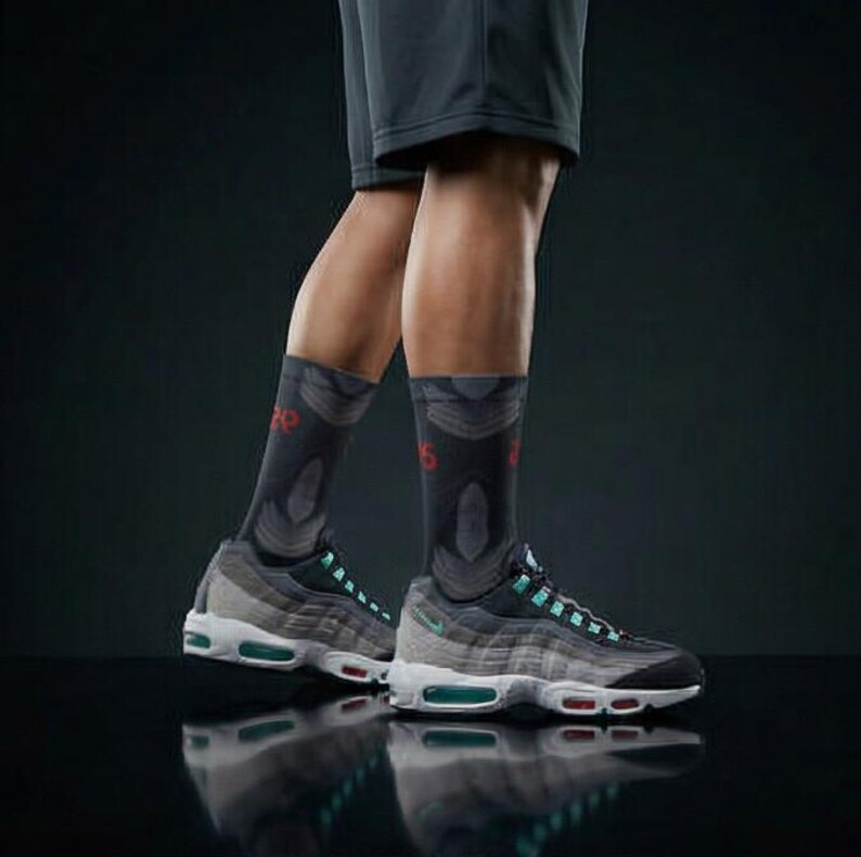 Nike Air Max 95 Greedy/What The Matching Crew-strumpor | Chaotic Collector Streetwear Mashup bild 5