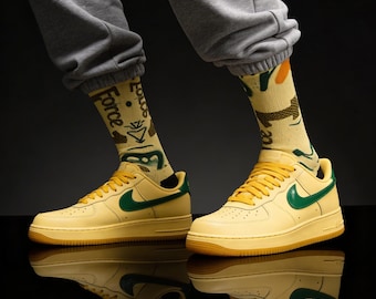 Calcetines Nike Air Force 1 Low de charol color oro topacio a juego / Ropa urbana de lujo