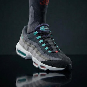 Nike Air Max 95 Greedy/What The Matching Crew-strumpor | Chaotic Collector Streetwear Mashup bild 1