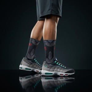 Nike Air Max 95 Greedy/What The Matching Crew-strumpor | Chaotic Collector Streetwear Mashup bild 7