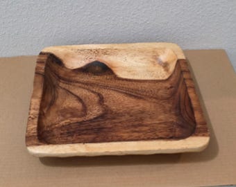 Bol de service carré en bois d'acacia sculpté à la main, 30 cm, style rustique et décoratif.
