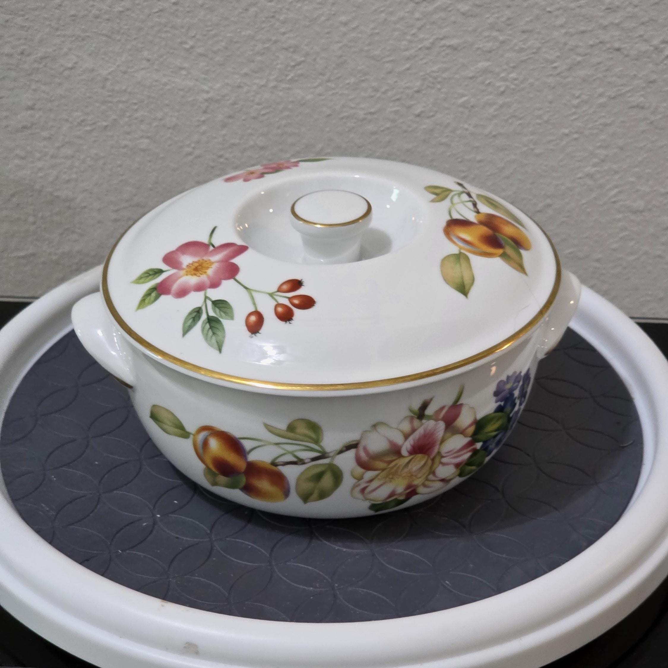 English China Covered Vegetable Bowl - Etsy Norway