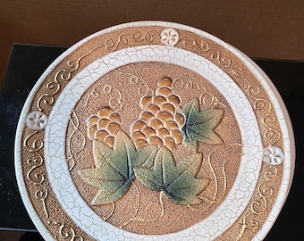 Vintage Keramisk Druvtallrik – 30 cm Dekorativ Väggdekoration med Utsmyckad Guldkant