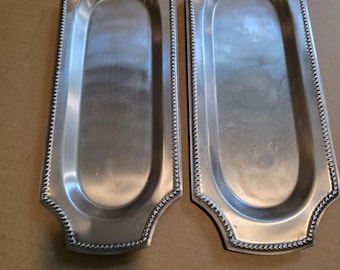 Juego de 2 bandejas decorativas de vidrio Indiana – Borde con cuentas, tono plateado (14x5,5)