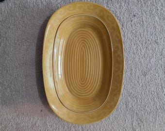 Piatto da portata grande Ceramiche Alfa Italy / Piatto ovale profondo color oro senape da 42 cm