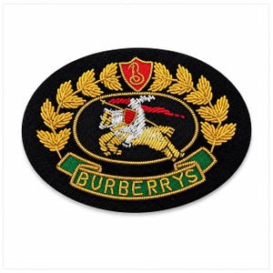 Vintage handgeborduurd blazerwapen met edelmetaaldraad, zwarte achtergrond, opnaaibare badge, Burberrys