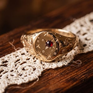 Celestial Star Signet Ring, Red Ruby Starburst Ring, 14K Gold Vintage Style Signet, Starry Night Jewelry, Celestial Wedding Band For Him Her