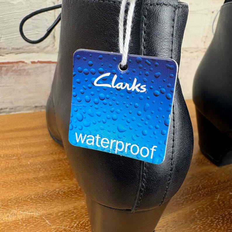 Clarks Waterproof Leather Lace Up Ankle Boots Women's Size 7 Black image 10