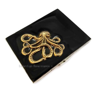 Housse de cigarette en métal Octopus incrustée dans un design nautique en émail noir peint à la main Personnaliser et options de couleur