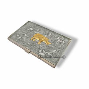 Antique Gold Rhino Visitenkartenetui Eingelegt in Hand bemalt Silber Swirl Emaille Vintage Style Metall Brieftasche Personalisierte und Farboptionen