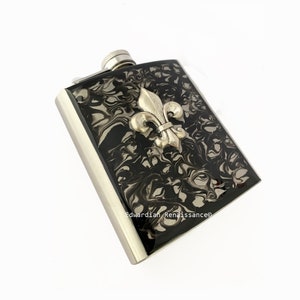 Frasco Fleur de Lis pintado a mano con diseño de remolino de tinta esmaltada negra, frasco de inspiración heráldica, colores personalizados y opciones personalizadas