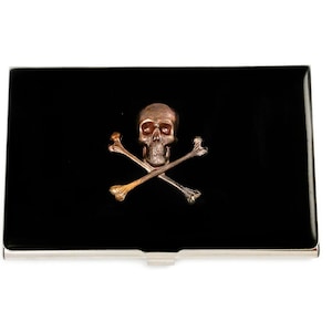Totenkopf und Kreuzknochen Visitenkartenhalter in handbemalter Schwarzer Onyx Emaille mit personalisierten und individuellen Farboptionen