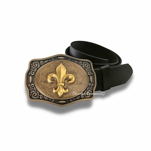 Hebilla de cinturón con flor de lis en oro antiguo, estilo vintage deco, disponible en otros colores, mostrada en esmalte dorado metálico pintado a mano
