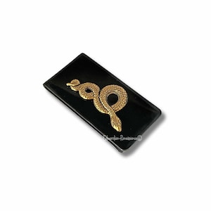 Sujeta billetes antiguo de serpiente dorada, estilo neovictoriano, estilo vintage, regalo personalizado y opciones de color, con incrustaciones de esmalte negro brillante.
