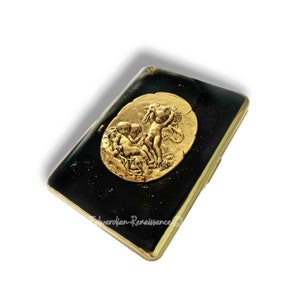 Cherubim Metall Geldbörse in handbemaltem Schwarz mit Gold Splash Emaille Rennaissance Style Vintage Inspiriert mit personalisierten und Farboptionen