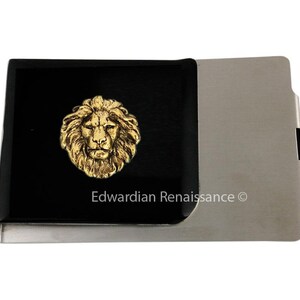 Billetera con clip para billetes grande con cabeza de león y esmalte negro pintado a mano, estilo safari neovictoriano vintage, personalizada con Leo y opciones de color