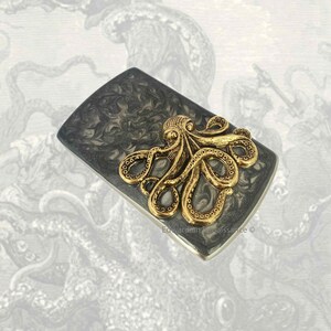 Oktopus Visitenkartenetui mit Slide-Out-Mechanismus Vertikales Kraken Nautisches Motiv mit eingelassenem grauen Swirl Emaille