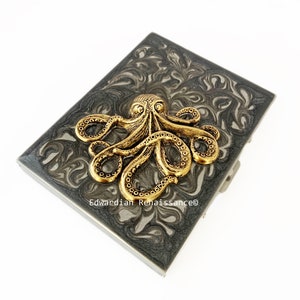 Étui à cigarettes antique en forme de poulpe d’or incrusté de peinture à la main en émail gris métallisé Swirl Design Kraken nautique avec options personnalisées