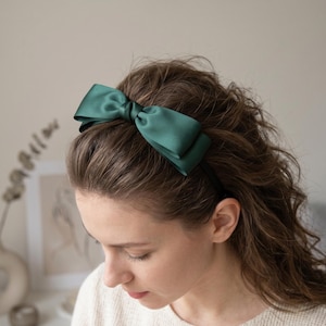 Double Layer Satin Bow Headband, Elegant Minimalist Ribbon Hairband, Cute Coquette Bow, Chic Gift for Women Girls, Wedding Bridesmaids Party