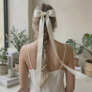 Elegante pinza para el cabello con lazo grande de cinta de satén, pasador de cola larga para mujer, accesorio para el cabello hecho a mano de estilo francés, regalo único y llamativo para ella