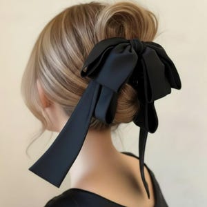 Elegant Satin Bow Hair Claw Clip, Acrylic Claw with Long Ribbon Bow, French Style Eye-Catching Hair Accessory for Women, Simple Gift for Her