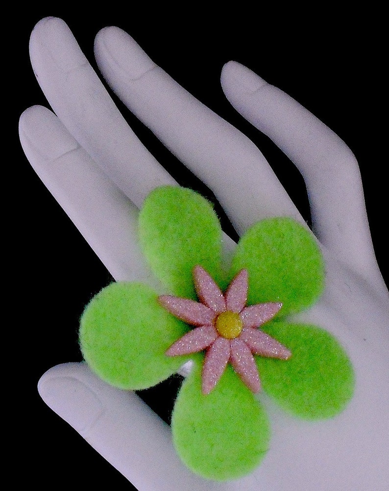 The Pastel Collection Funky Felt Flowers image 4