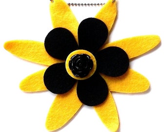 Miranda (Funky Felt Flowers Necklace)