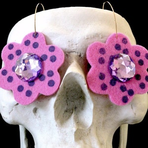 Polka-Dotted Funky Felt Flowers Earrings image 4