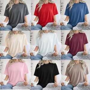 Paquete de maquetas inspiradas en Comfort Colors 1717 / 30 maquetas de camisetas / Colores neutros de moda / Ropa para impresión bajo demanda / Descarga digital imagen 2