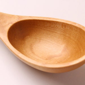 Grande mestolo di legno, cucchiaio per servire stufato e peperoncino, fatto a mano, cucchiaio da ciotola profondo, legno di ciliegio, utensile di legno, utensile da portata immagine 6