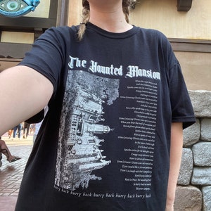 Das Haunted Mansion Shirt || Disney World Shirt || Magic Kingdom Shirt || Disney Kleidung || Disney Halloween || Disney Geschenk || Madame Leota